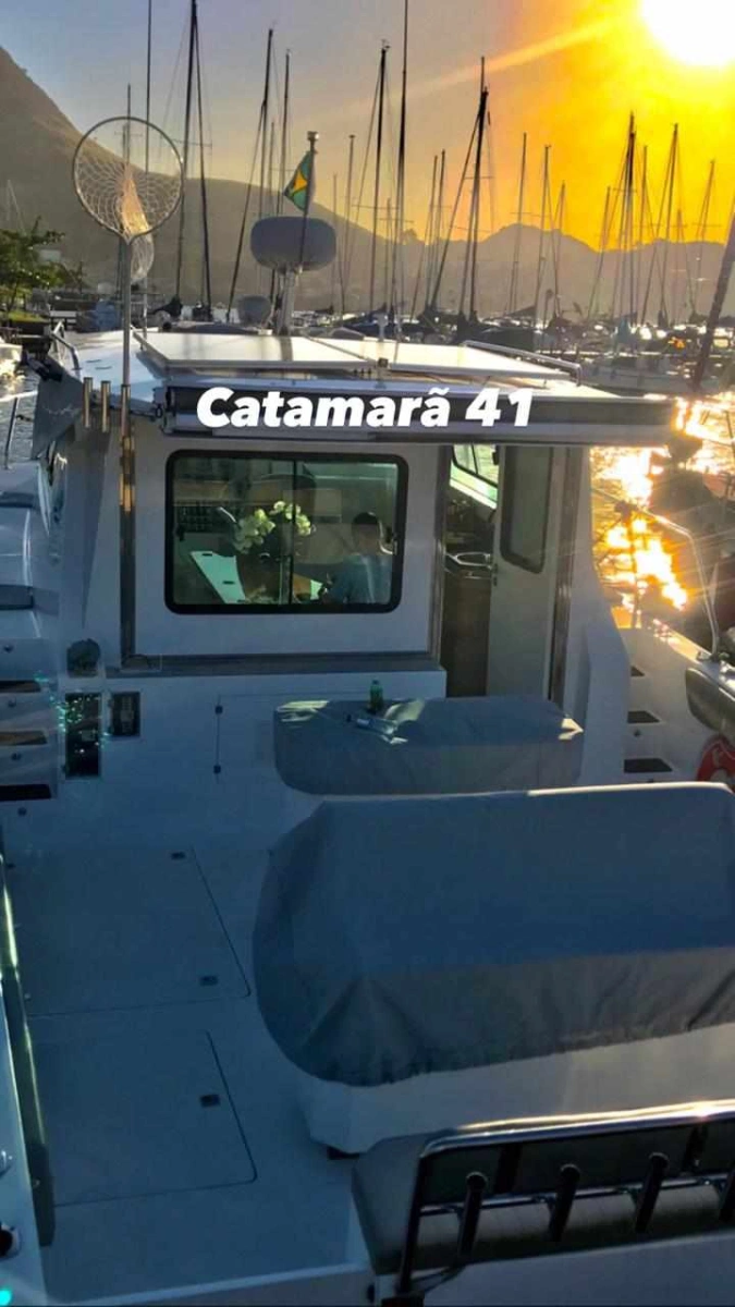 Catamarã 41